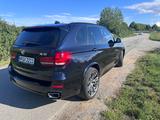BMW X5 xDrive40d - - blaue BMW X5