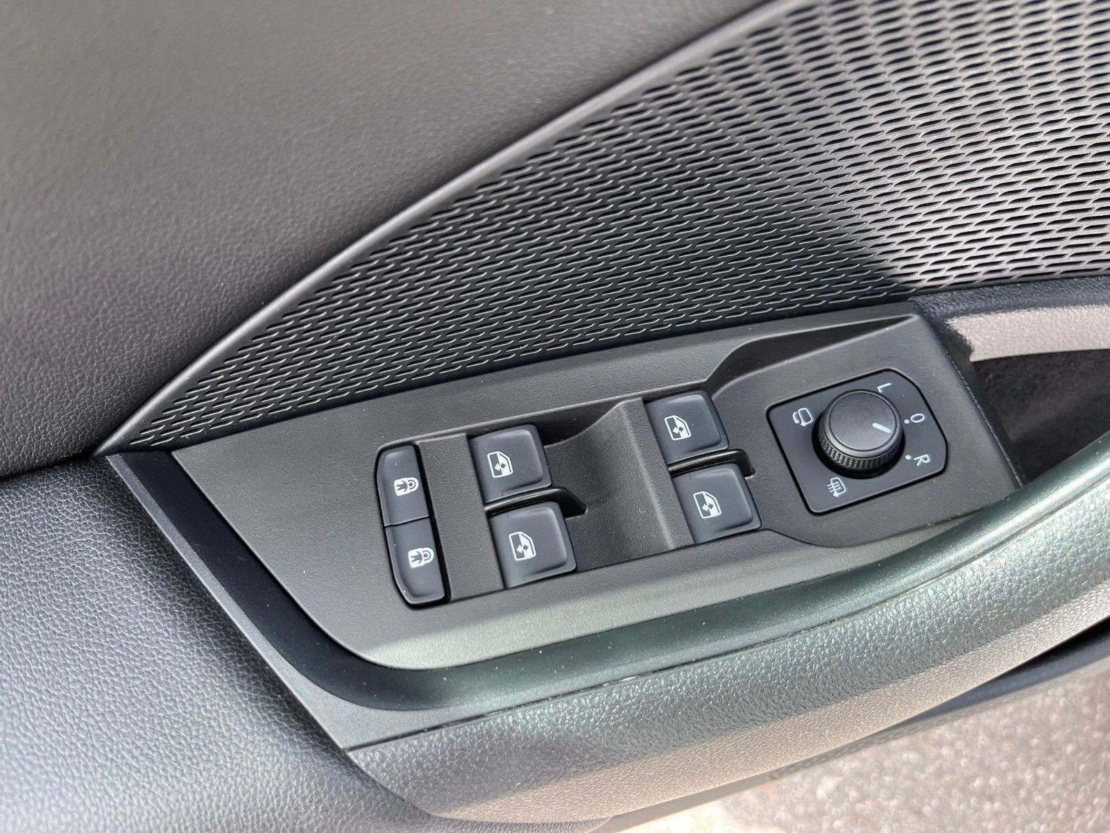 Fahrzeugabbildung SKODA Octavia Combi Style elekt. Sitze virtual  uvm.
