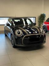 MINI Cooper SE Resolute Editon Resolute Editon - MINI Cooper SE: Resolute Editon