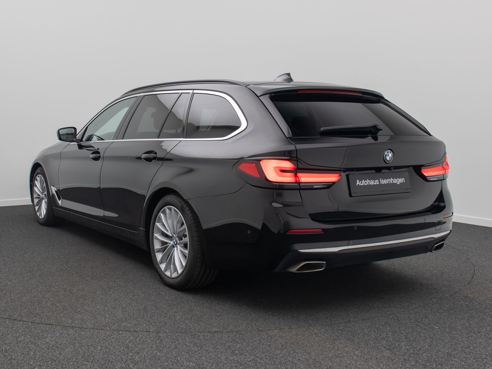 Fahrzeugabbildung BMW 520d xD Luxury Line Kamera DAB HUD Alarm Sport