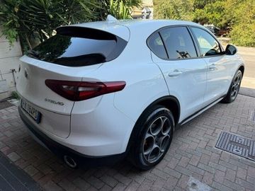 Alfa-Romeo Stelvio - 6