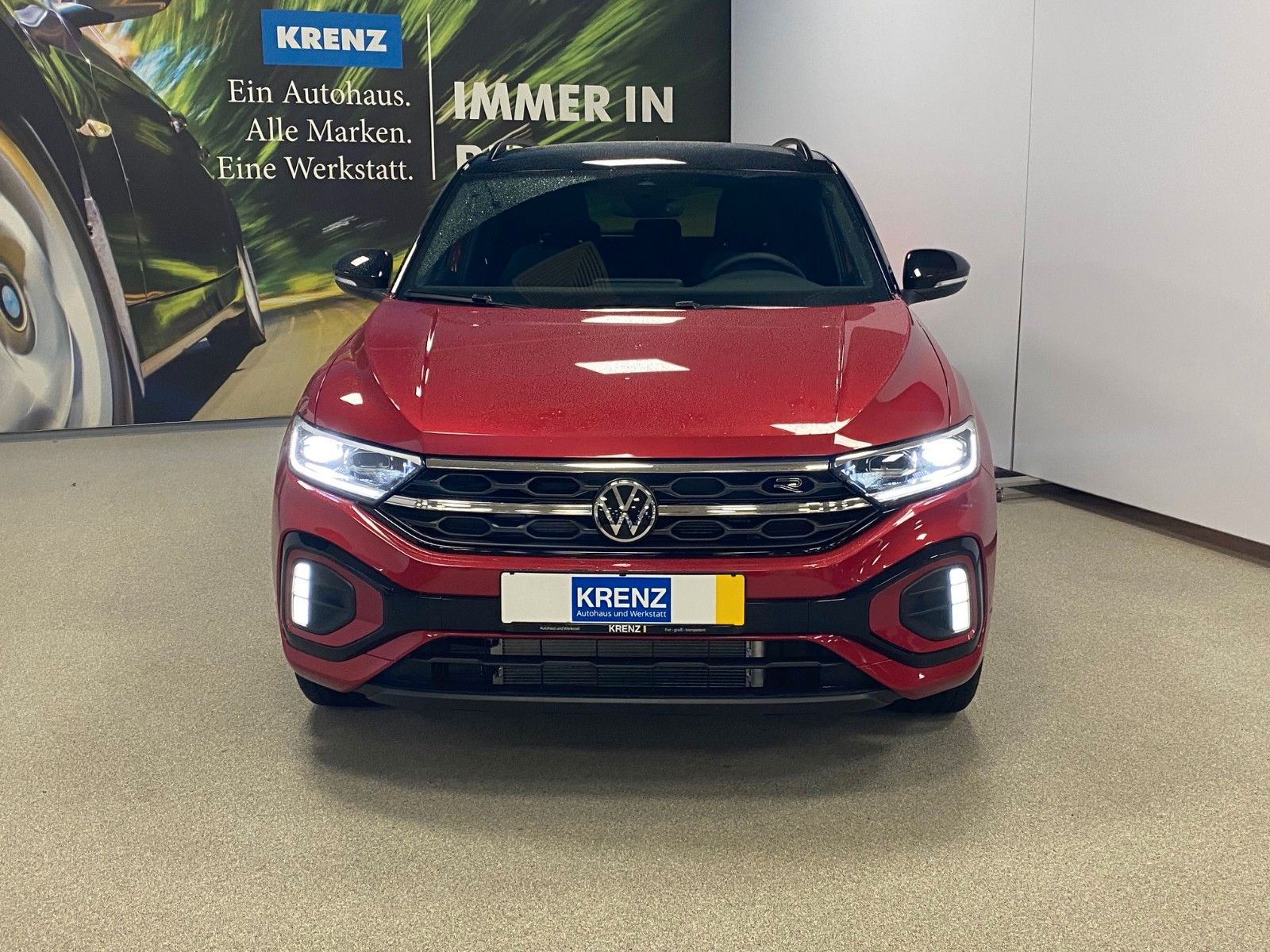 Fahrzeugabbildung Volkswagen T-Roc 1.5 TSI DSG R-Line+ACC+AHK+19"+KAMERA+LED+