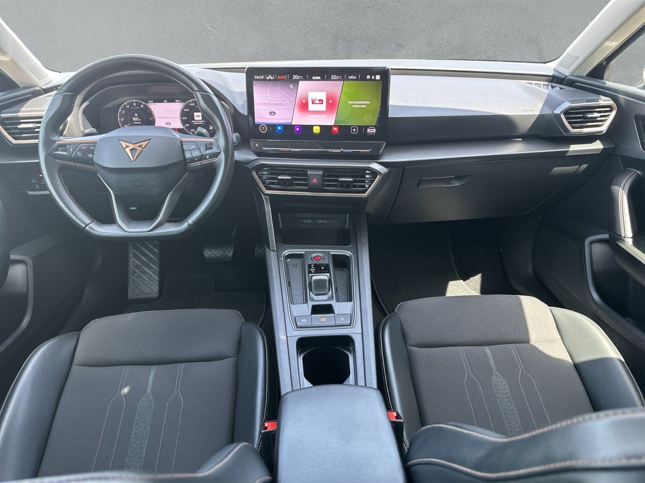 Fahrzeugabbildung CUPRA Leon Sportstourer 1.5 eTSI 150 PS DSG-1Hnd-Navi* - mit KI generiert/bearbeitet