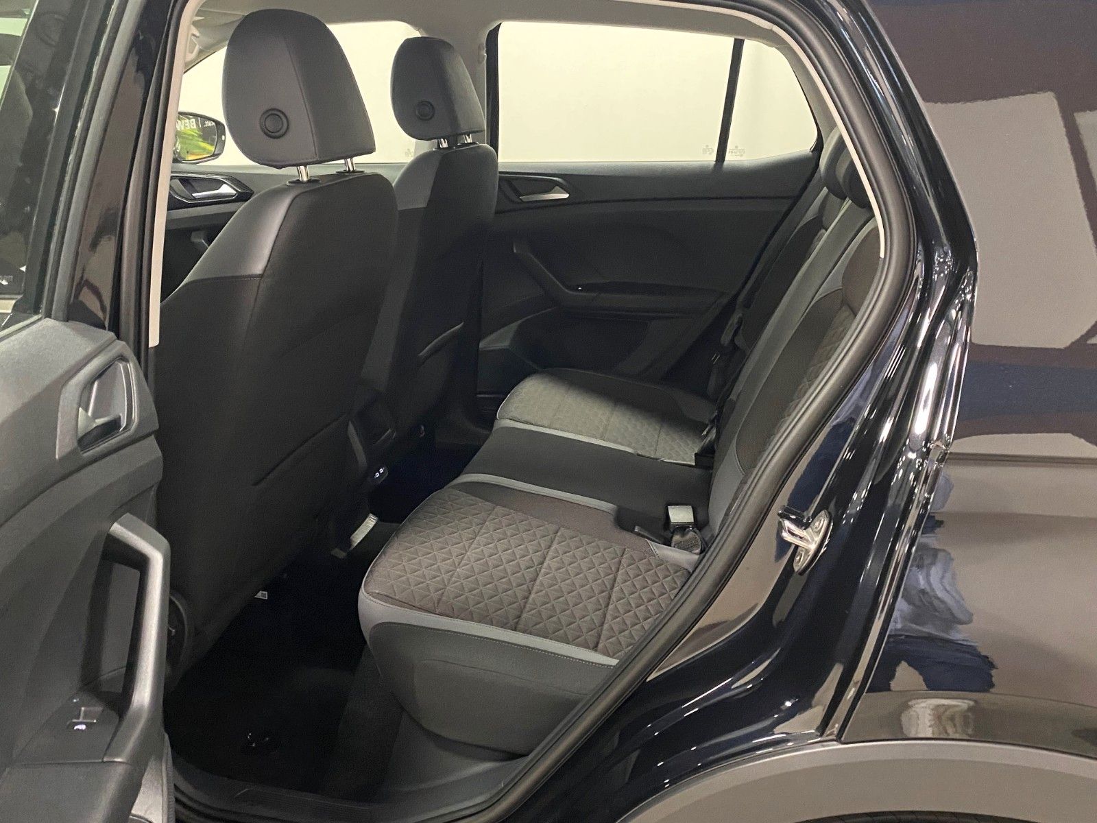 Fahrzeugabbildung Volkswagen T-CROSS 1.0 TSI OPF STYLE+KAMERA+ACC+SITZHEIZUNG
