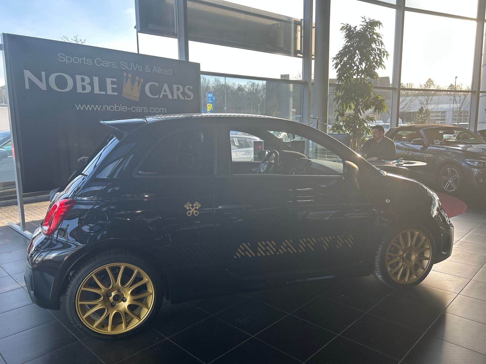 Fahrzeugabbildung Abarth 695 75 Anniversario 1.4 T-Jet BEATS