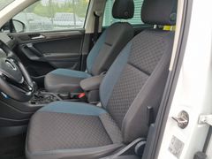Fahrzeugabbildung Volkswagen Tiguan 2.0 TDI DSG 4M IQ.DRIVE AHK PANO ACC