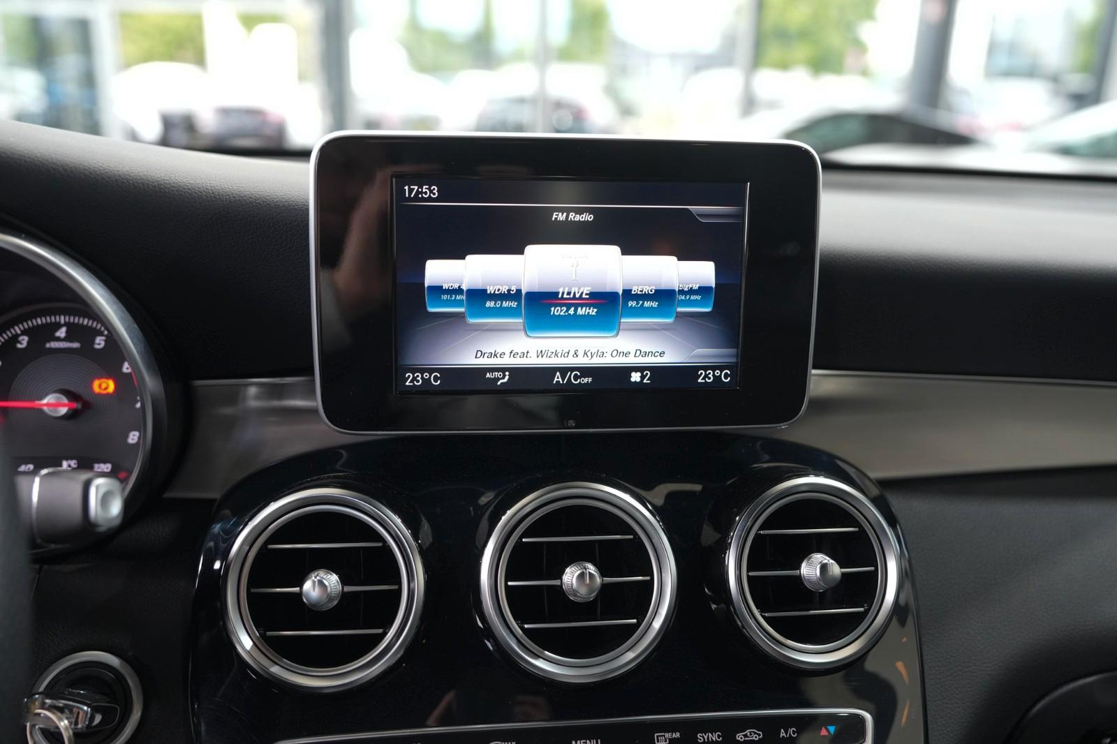 Mercedes-Benz GLC 300 4M*AMG-LINE*LEDER*LED*KAMERA*1.HAND