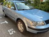 Volkswagen Passat Variant 1.6 Basis Variant Basis - Volkswagen Passat Variant aus 2000