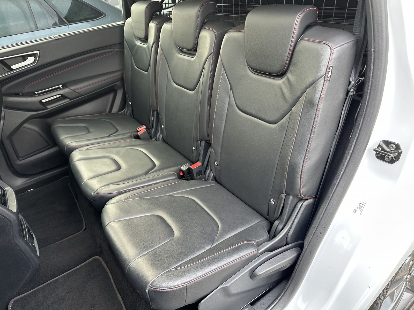 Fahrzeugabbildung Ford S-MAX 2.0 EB Aut. AWD ST-Line NAV+LED+ACC+PANO