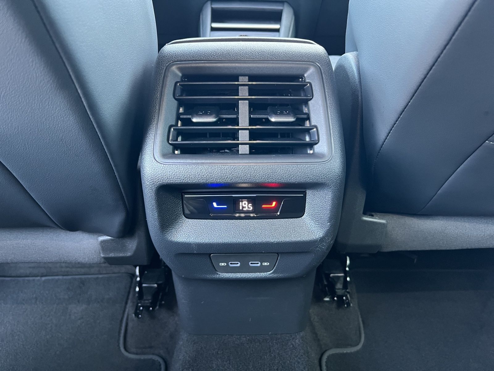 Tayron Life 1.5 TSI DSG Navi*AHK*7-Sitzer