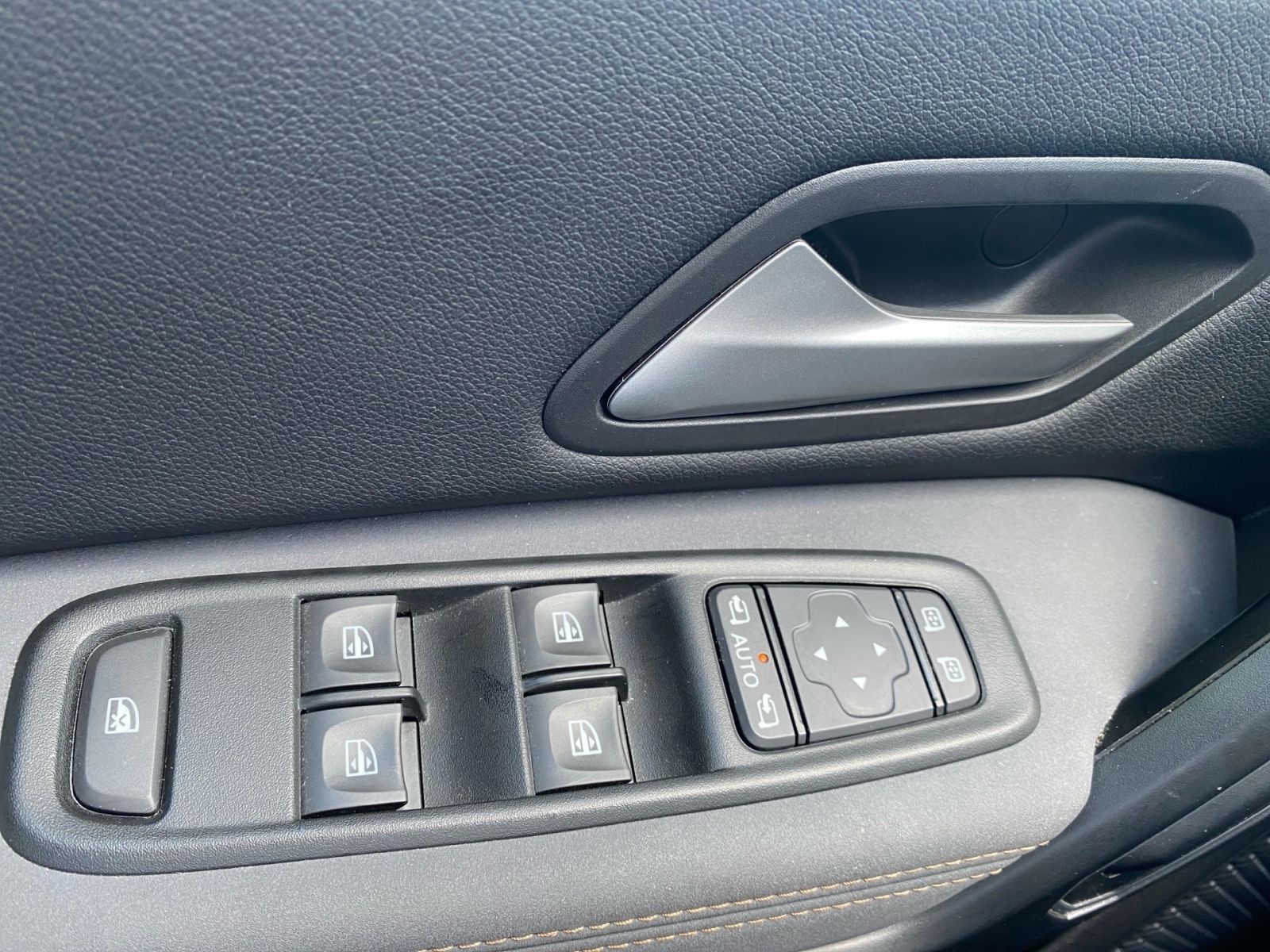 Fahrzeugabbildung Dacia Duster II 1.0 TCE 100 LPG Extreme 2 WD ECO-G *NA