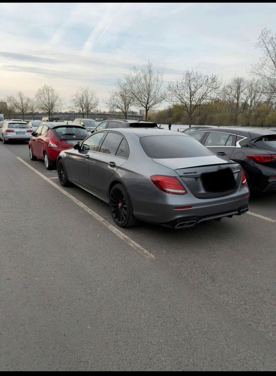 Image of Mercedes-Benz E 350