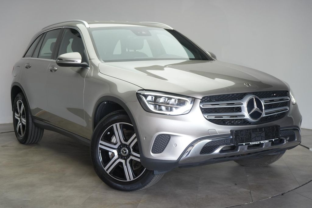 Image of Mercedes-Benz GLC 300
