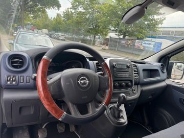 Opel Vivaro - 11