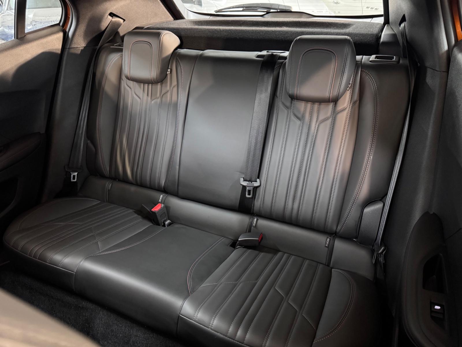 Peugeot 2008 Allure*PANO*KAM*LEDER*UVM
