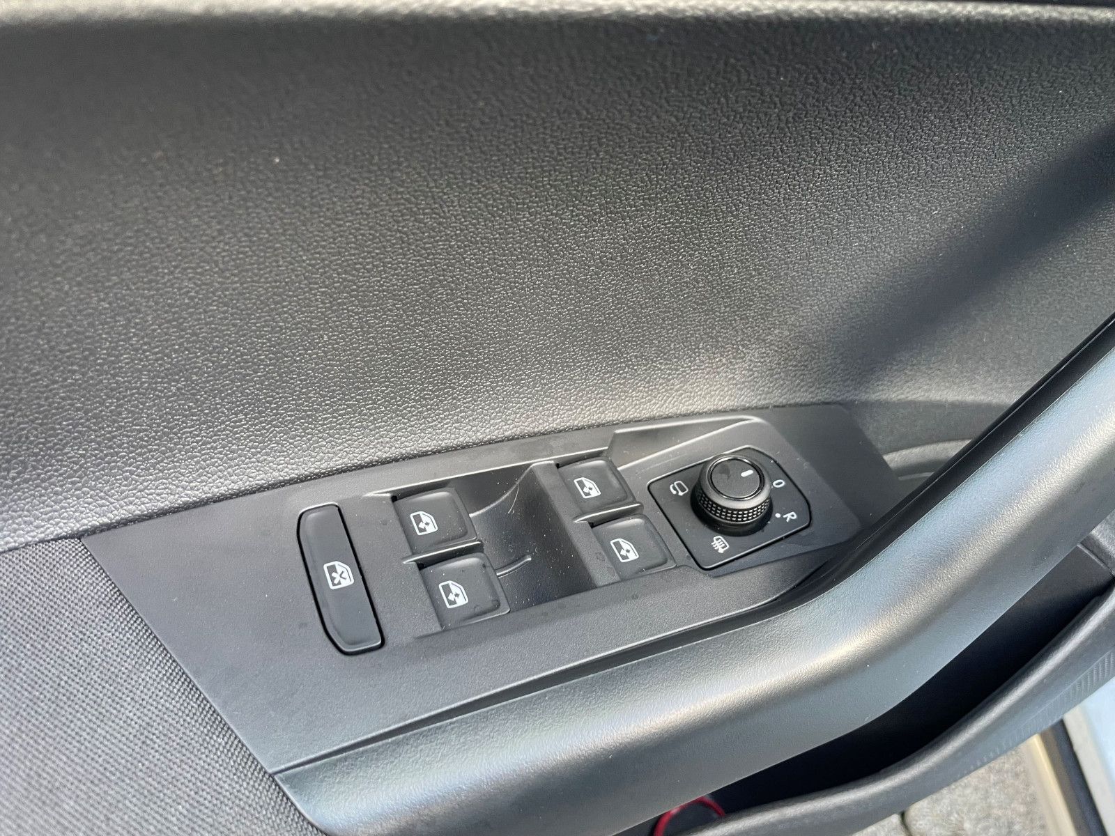 Fahrzeugabbildung Volkswagen Taigo Life 1.5 DSG DAB SHZ IQLED ALU KAM 30% UPE