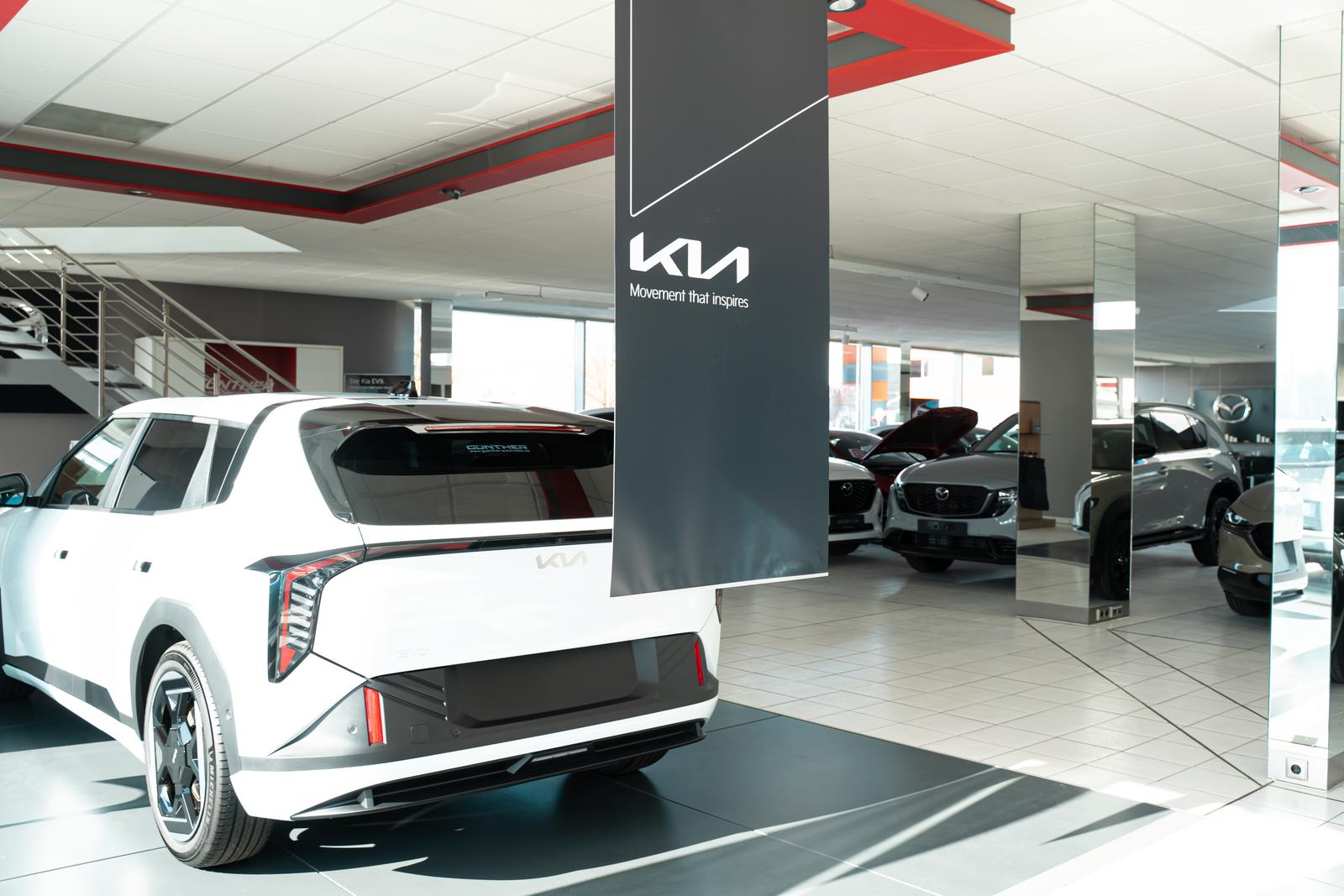 showroom-image-top