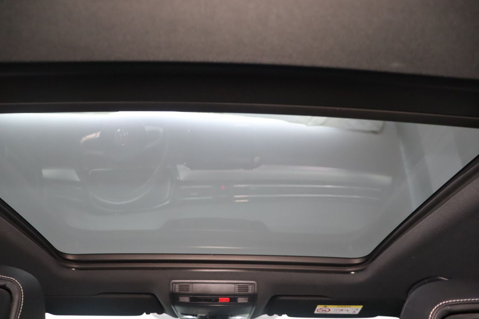 Fahrzeugabbildung Volkswagen Passat Variant 2.0 TSI R-Line 4Motion