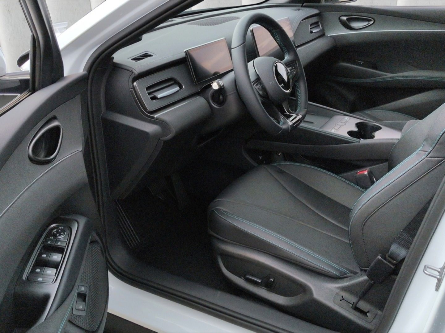 BYD SEAL 6