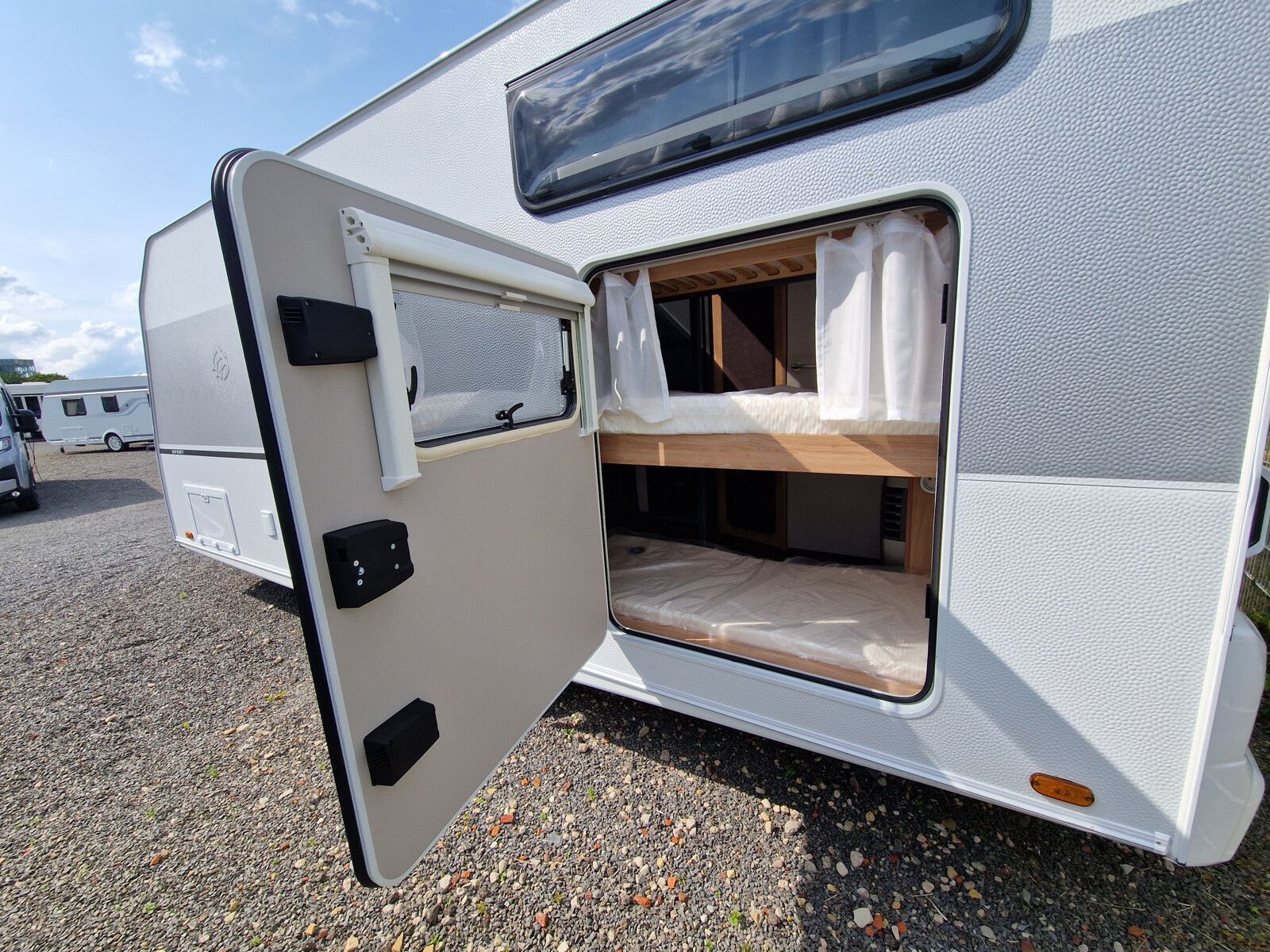 Fahrzeugabbildung Knaus Sport 500 KD 3-Etagenbett mit Garagenklappe