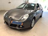 Alfa Romeo Giulietta Turismo - Alfa Romeo Giulietta mit Benzin-Antrieb: Automatik