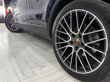 Porsche Cayenne - 10