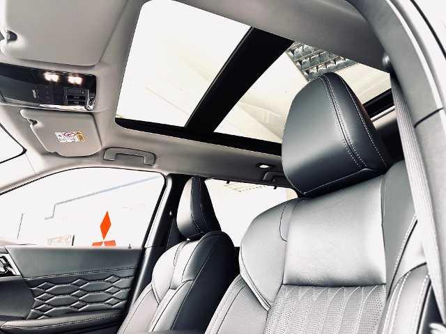 Mitsubishi Outlander 2.4L PHEV TOP 2-Farb
