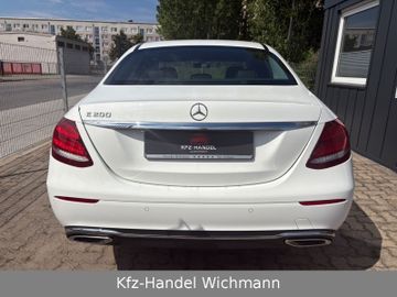 Mercedes E 200 - 5