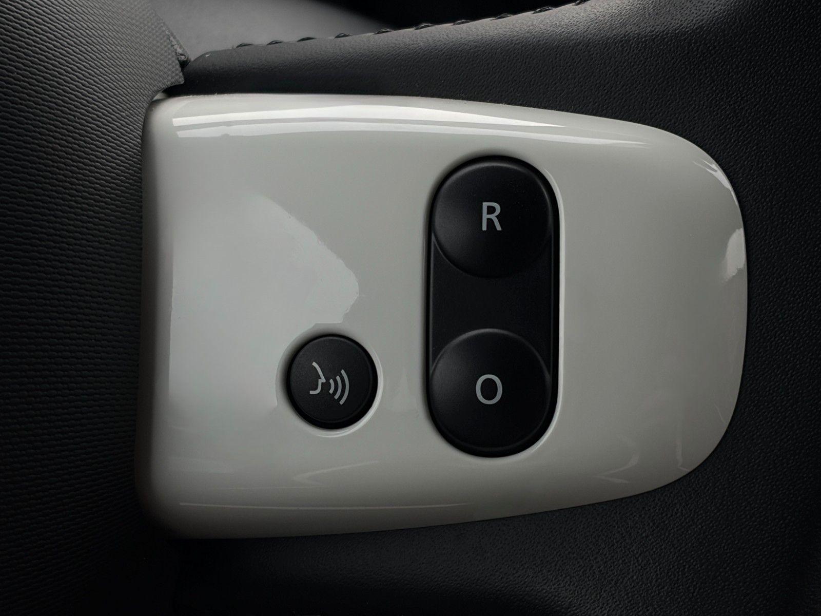 Fahrzeugabbildung Renault Twingo Vibes Electric Tempomat Carplay CAM SHZ