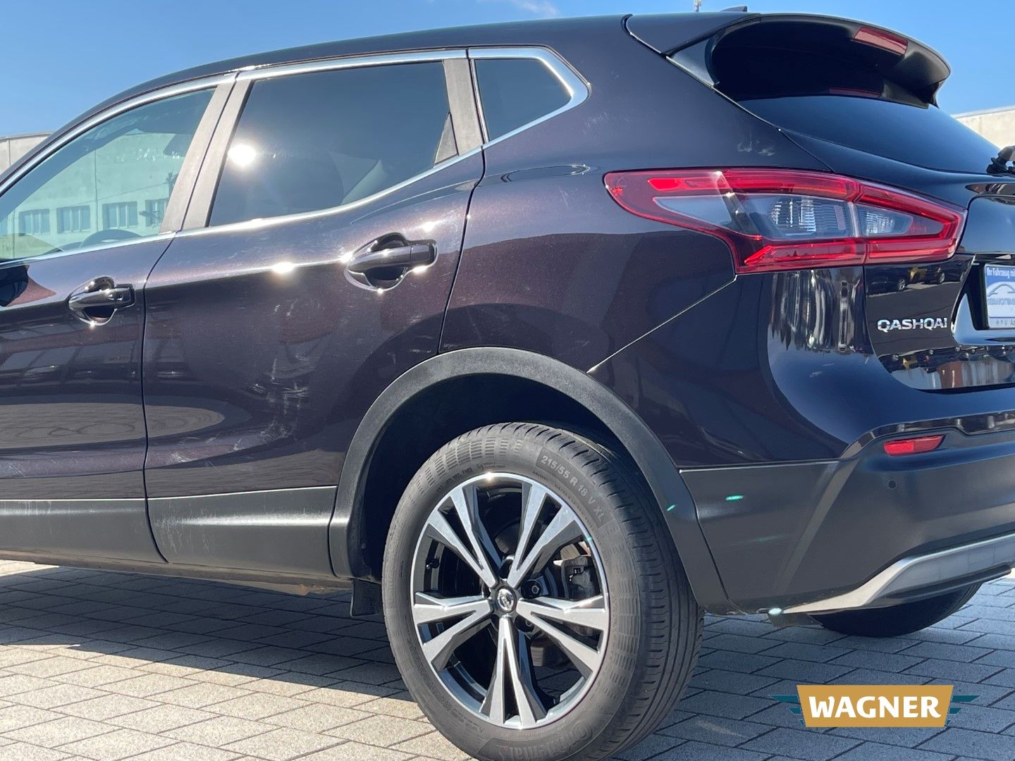 Fahrzeugabbildung Nissan Qashqai N-Connecta 1.3 DIG 360° Kamera
