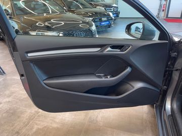 Audi A3 ambiente *BI-XENON*NAVI*TEMPOMAT*SZHZ*KLIMA*