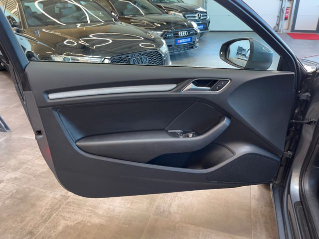 Audi A3 ambiente *BI-XENON*NAVI*TEMPOMAT*SZHZ*KLIMA*