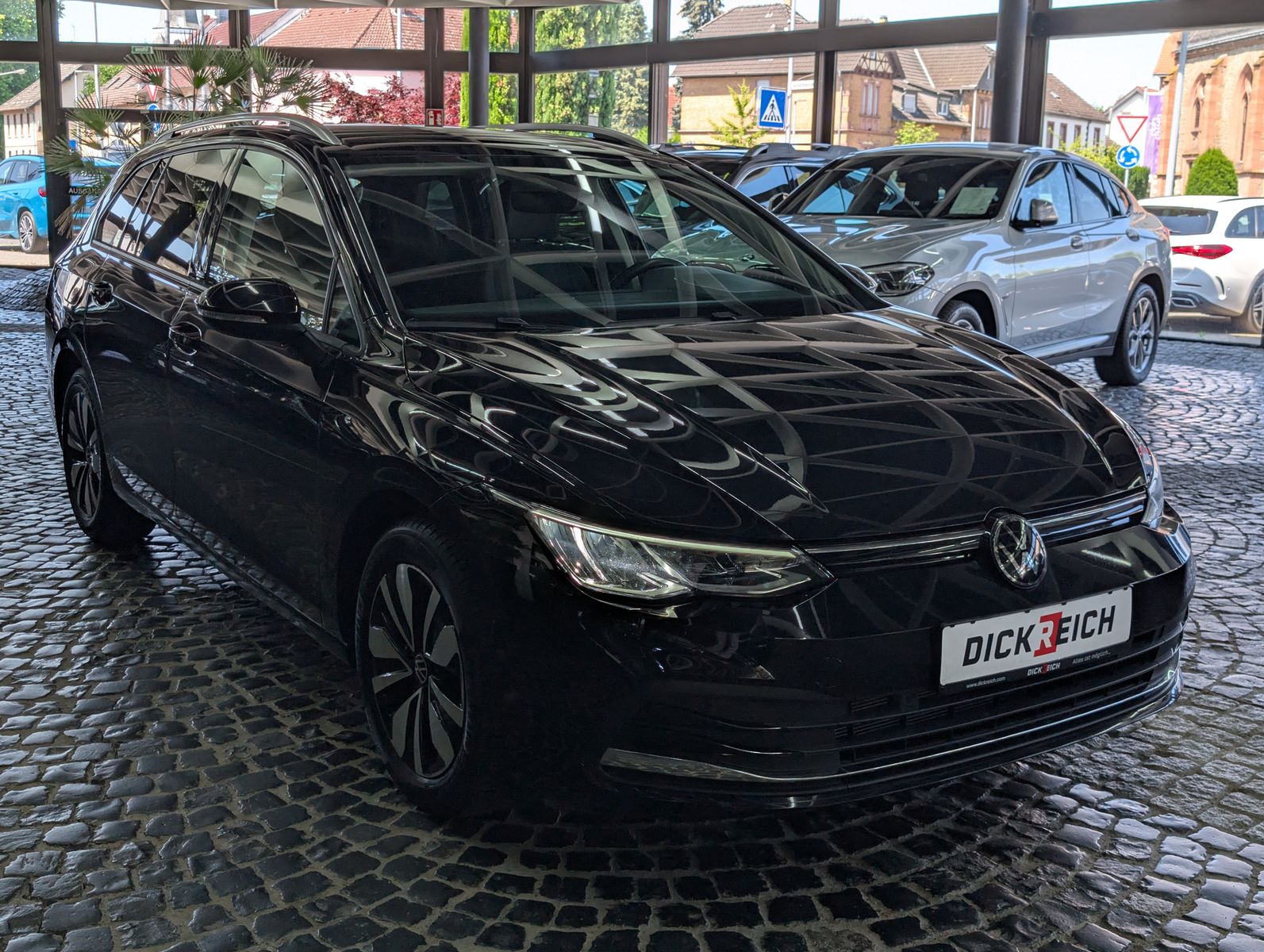 Fahrzeugabbildung Volkswagen Golf Move 1.5 TSI ACC LED SHZ VIRT AMBI APP BHL