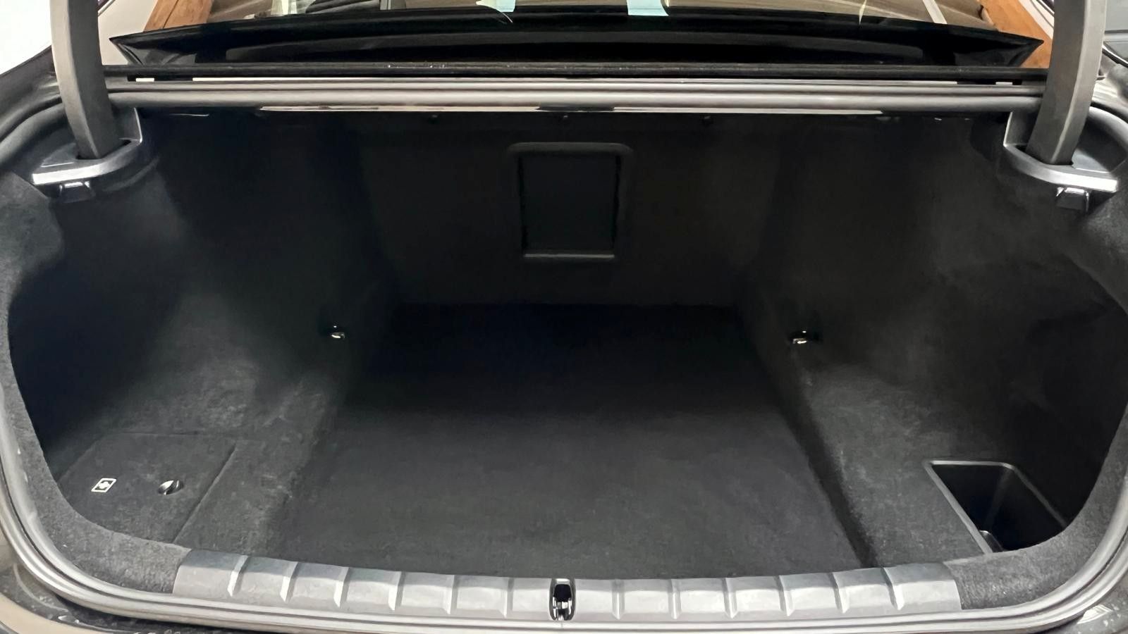 Fahrzeugabbildung BMW 740 d xDrive M Sport Pro*B&W*MASS*PAN*STHZ*CONNO