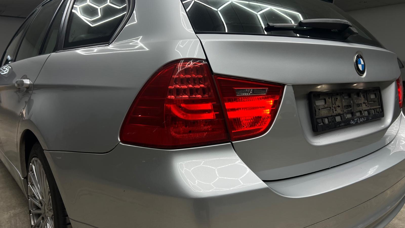 BMW 318 2010 — photo 24
