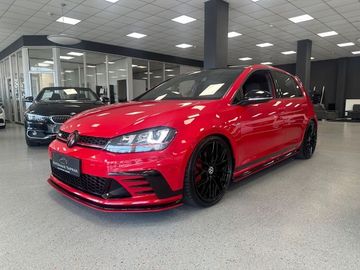 Volkswagen Golf - 5