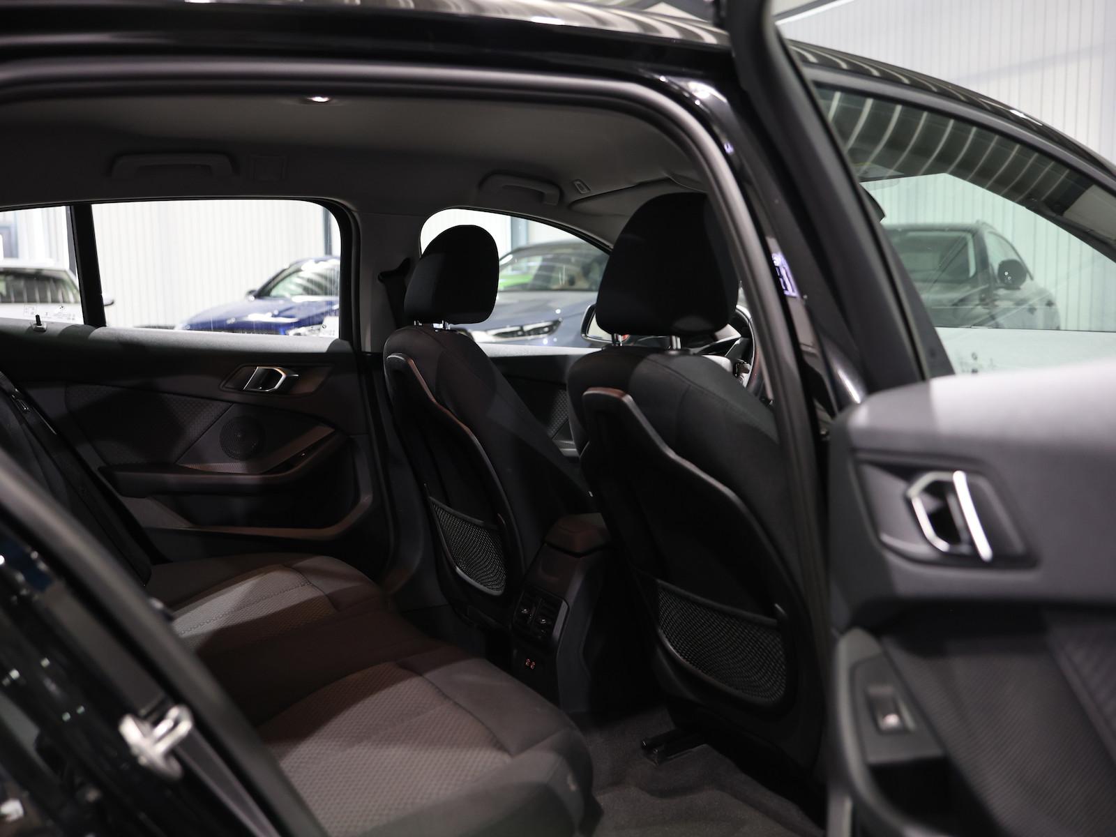 BMW 1 Series d Advantage / LED / LIVE-COCKPIT-PRO+NAVI+, миниатюра 18