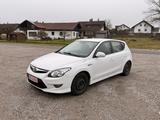 Hyundai i30 1.6 CRDi Classic-2.Hand-Klima-Pdc-Euro5 - Hyundai i30 Classic mit Diesel-Antrieb