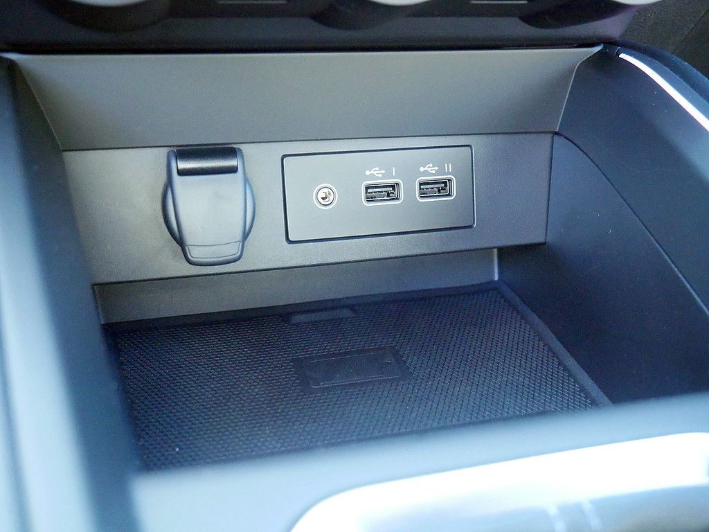 Fahrzeugabbildung Renault Clio Esprit Alpine TCe 90 KAMERA NAVI ACC LED