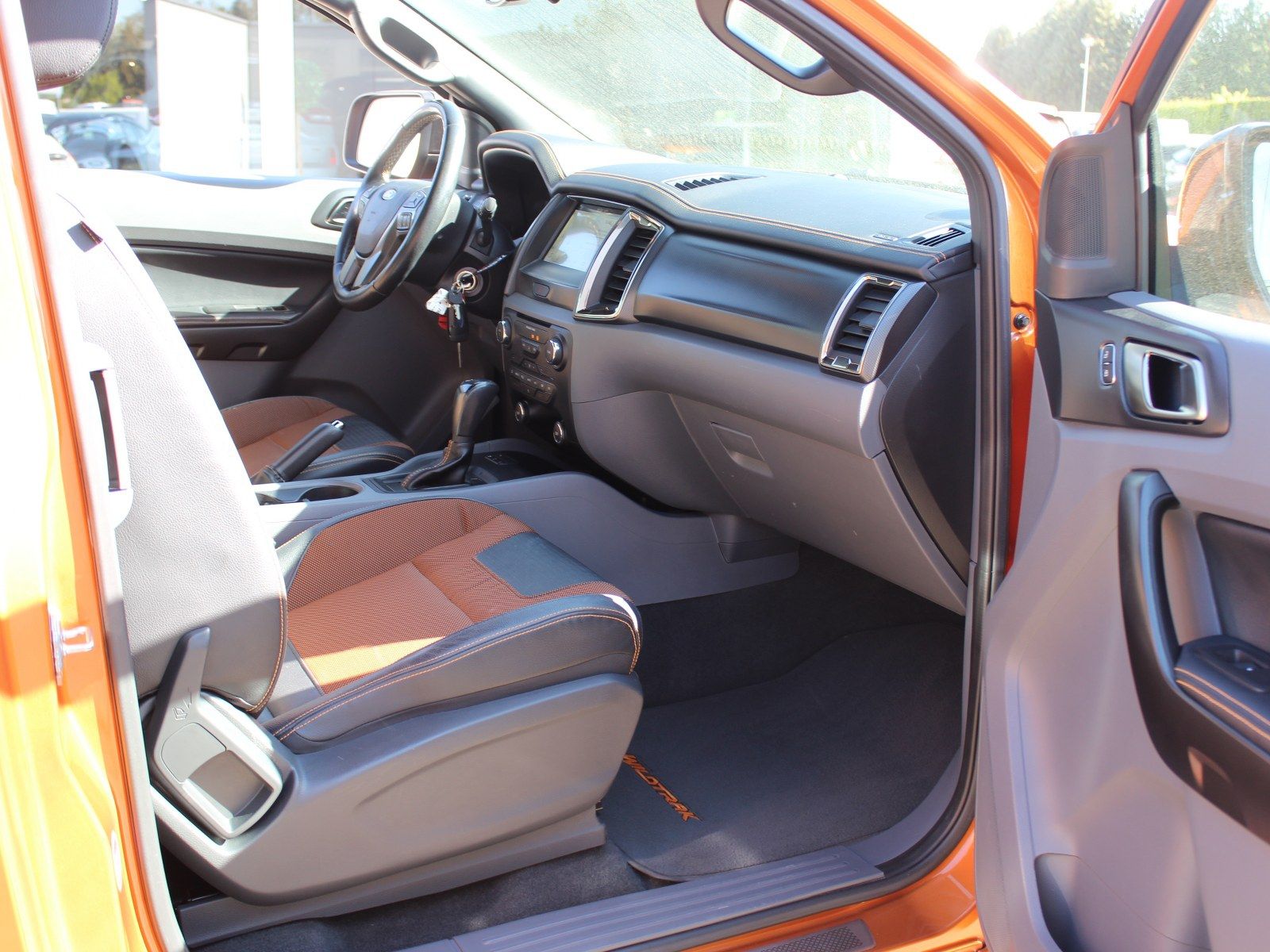 Fahrzeugabbildung Ford Ranger Wildtrak Extrakabine 4x4 3,2 TDCi