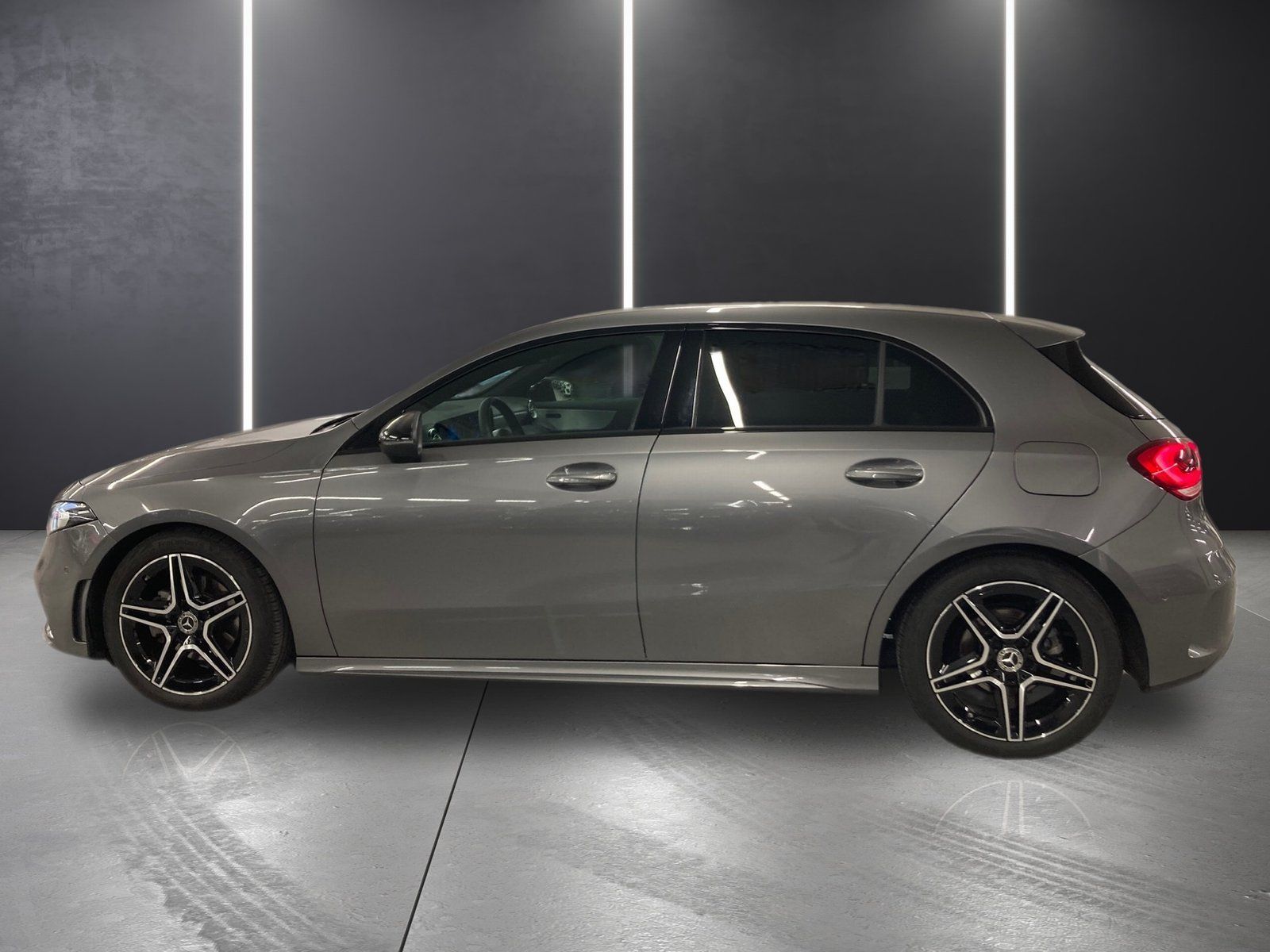 Fahrzeugabbildung Mercedes-Benz A 200 AMG*Kamera*Ambiente*MBUX-High*Sound*18"