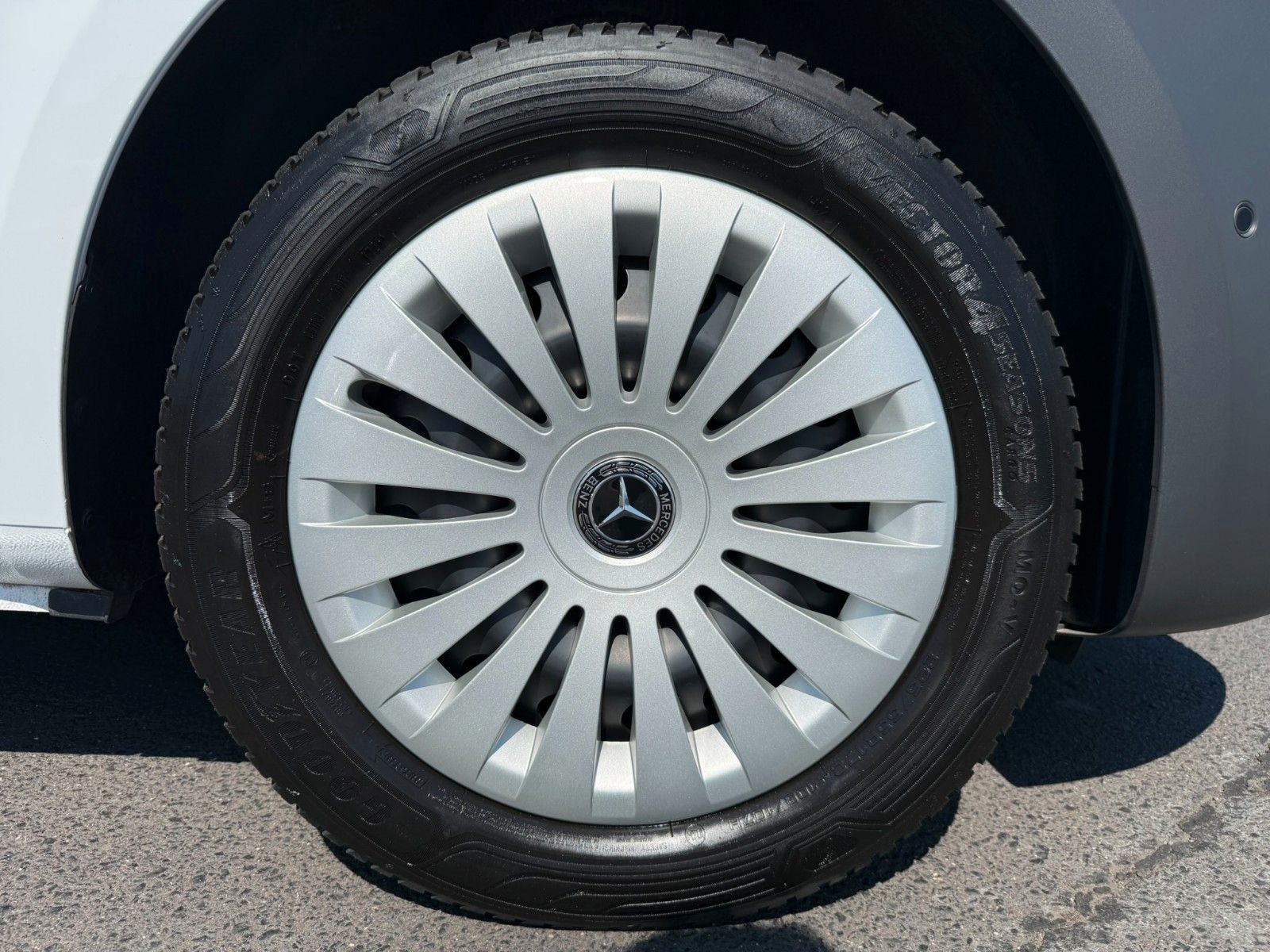 Fahrzeugabbildung Mercedes-Benz Vito 116 CDI 9G Klima Kamera SHZ