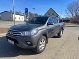 Toyota Hilux Double Cab Comfort 4x4 Temp Kamera Kabine - Toyota Hilux mit Diesel-Antrieb: Geländewagen