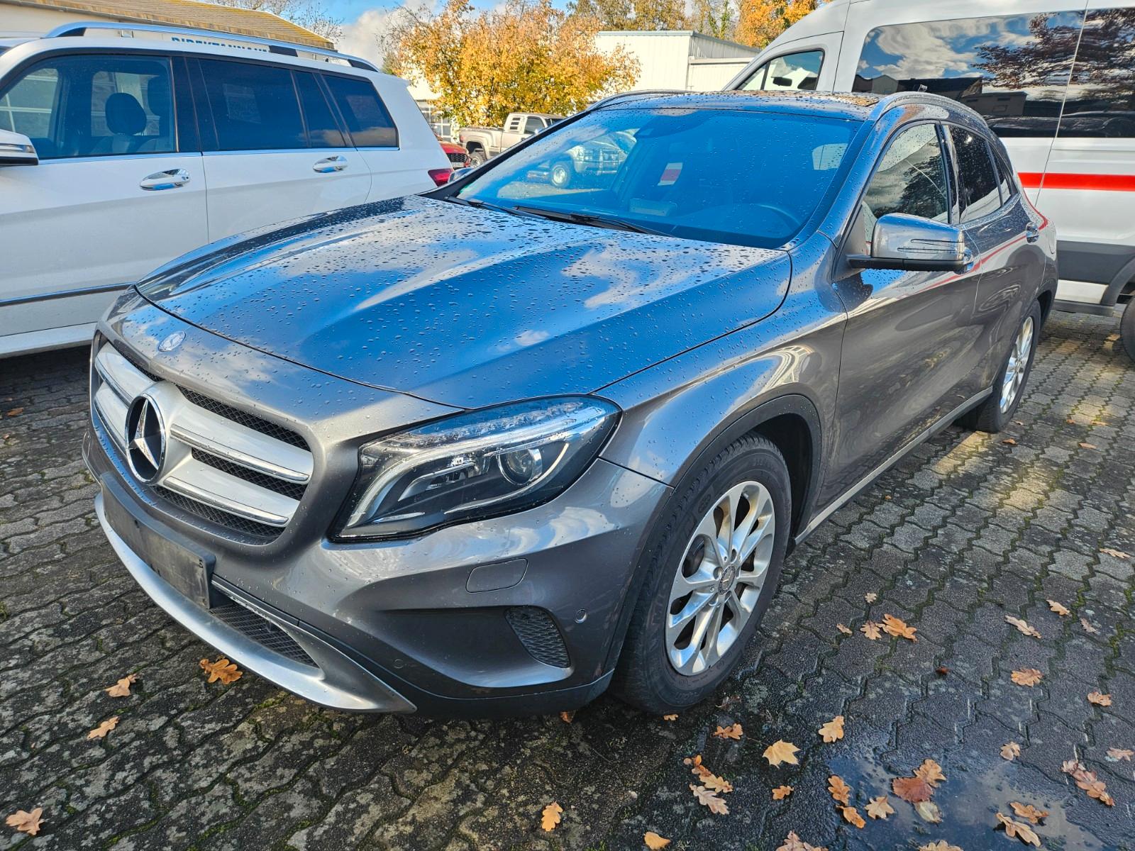 Mercedes-Benz GLA 200