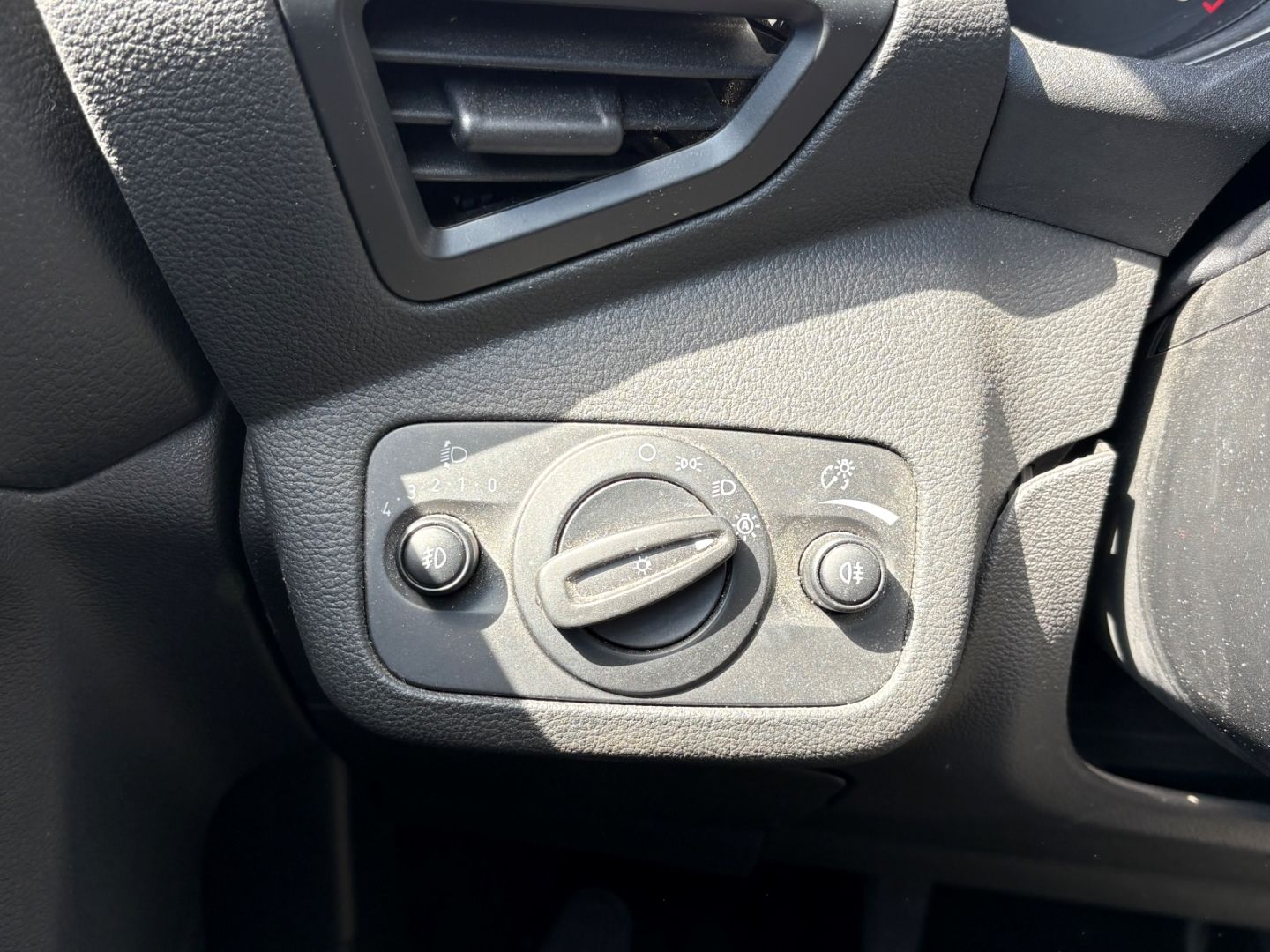 Fahrzeugabbildung Ford Kuga Titanium AHK Beheizbare WSS Allwetter