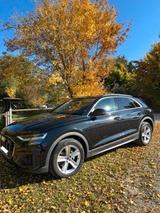 Audi Q8 55 TFSI quattro tiptronic - - gebrauchte Audi Q8 aus dem Jahr 2023