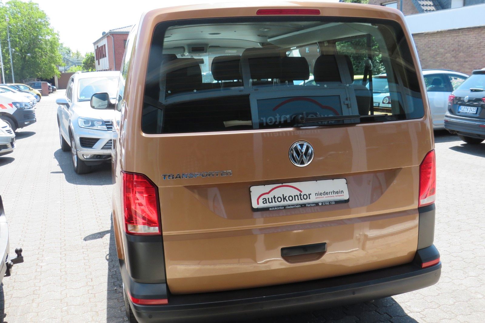 Fahrzeugabbildung Volkswagen T6.1 Kombi TDI 9SITZE GRA PDC APP-CONNECT SITZH.