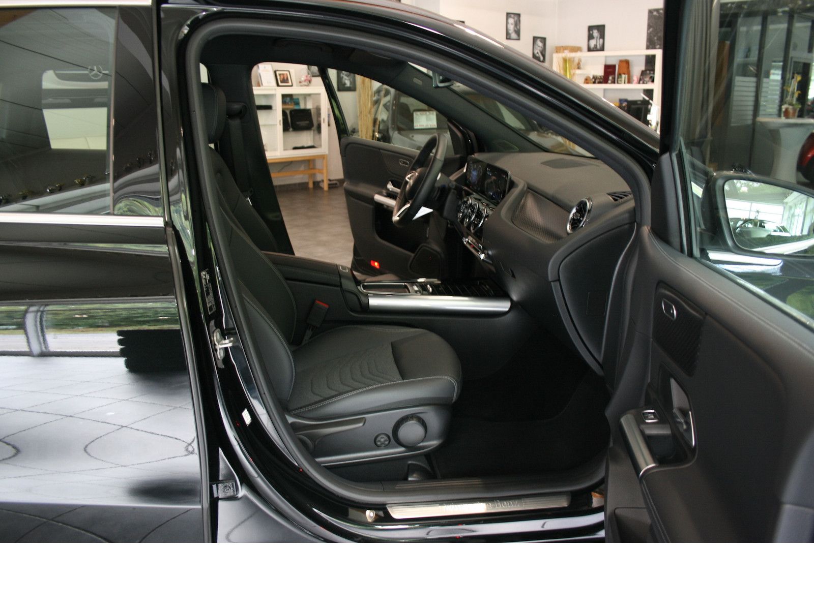 Fahrzeugabbildung Mercedes-Benz B 180 Progres.Advanced *AHK*LED*Kamera*Winterpak