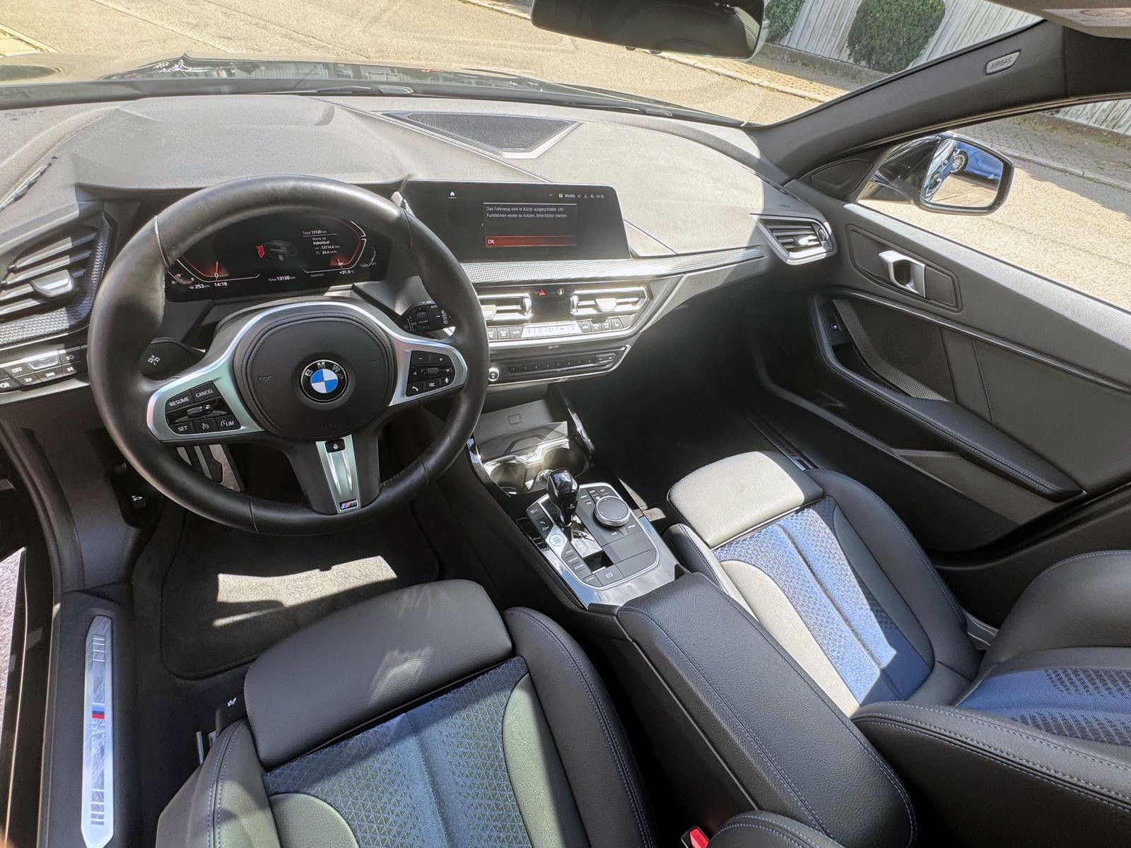 Fahrzeugabbildung BMW 118i Steptr. M-Sport LED PANO KAM SHZ CarPlay BT