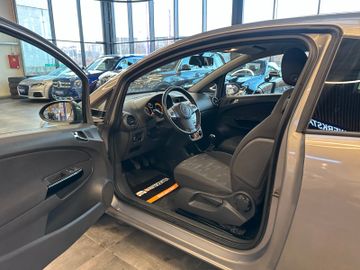 Opel Corsa D Satellite